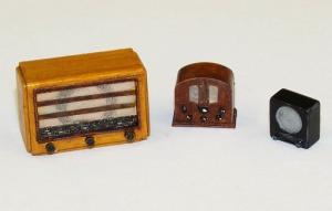 1:35 Old radios