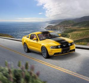 1:25 2010 Ford Mustang GT
