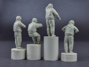 1:35 Soviet Tank Crew 1970-1980s, Winter