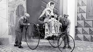 1:24 Benz Patent-Motorwagen 1886 with Mrs. Benz & Sons