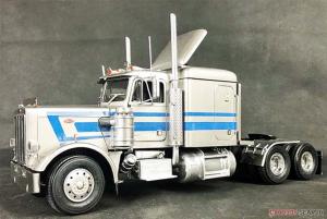 Revell 1:25 PETERBILT 359 TRUCK