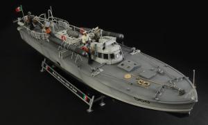 Italeri 1/35 M.A.S. 568 4A SERIE WITH CREW