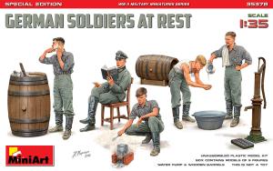 1/35 German Soldiers At Rest