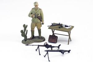 Tamiya 1/35 German Horch Kfz.15 "North Africa" pienoismalli