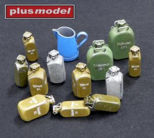 1/35 German water canisters