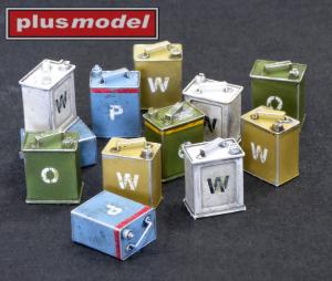 1/35 British canisters (fuel, oil or water)