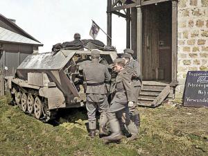 ICM 1/35 "Krankenpanzerwagen" Sd.Kfz.251/8 Ausf. A