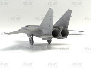 ICM 1:72 MiG-25 RU, Soviet Training Aircraft