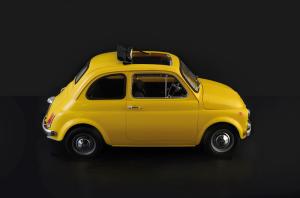 Italeri 1:12 Fiat 500 F (1968) pienoismalli