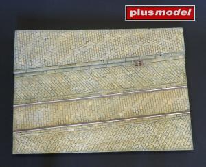 Plusmodel 1/35 Display base - Cobblestone street with tram tracks
