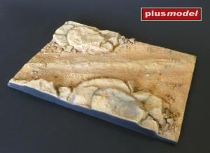 Plusmodel 1/35 Display base – Path between the rocks
