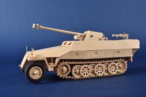 Trumpeter 1/16 Sd.Kfz 251/22D