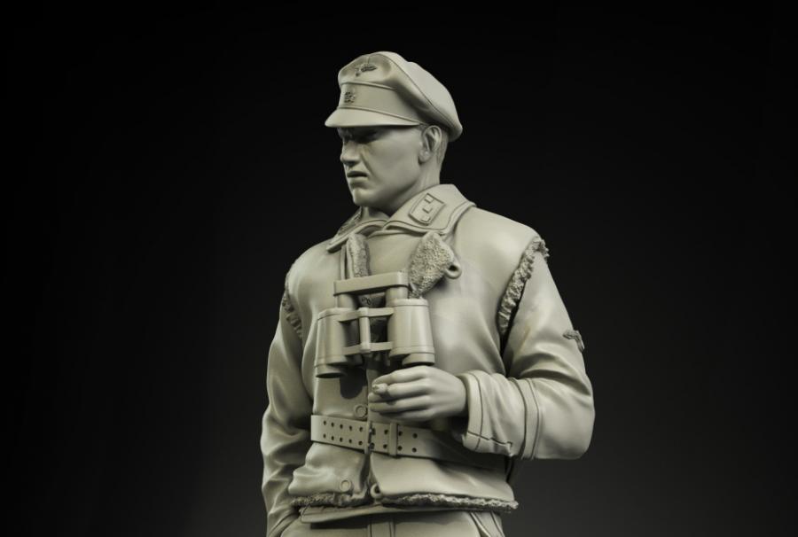 1:35 Waffen-SS Untersturmfuhrer Kharkov