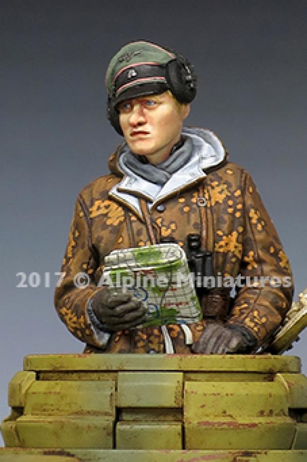 1:35 WSS Panzer Commander Winter
