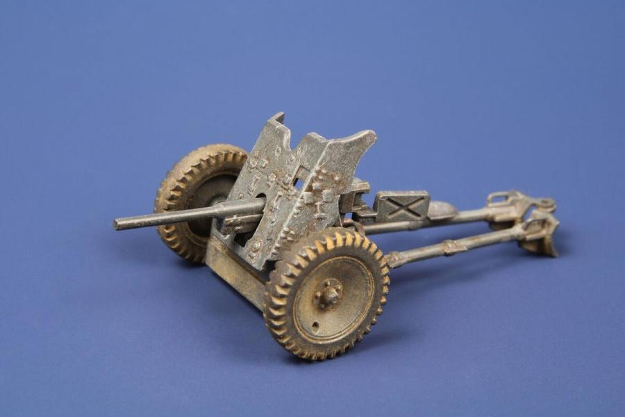 1/72 3,7 cm PaK 36 German Anti-tank Gun (mahdollisuus maalata Suomi väreihin)