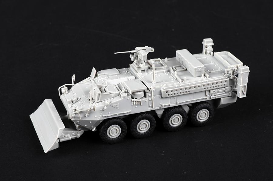 1/72 M1132 Stryker Engineer Squad Vehicle w/SOB