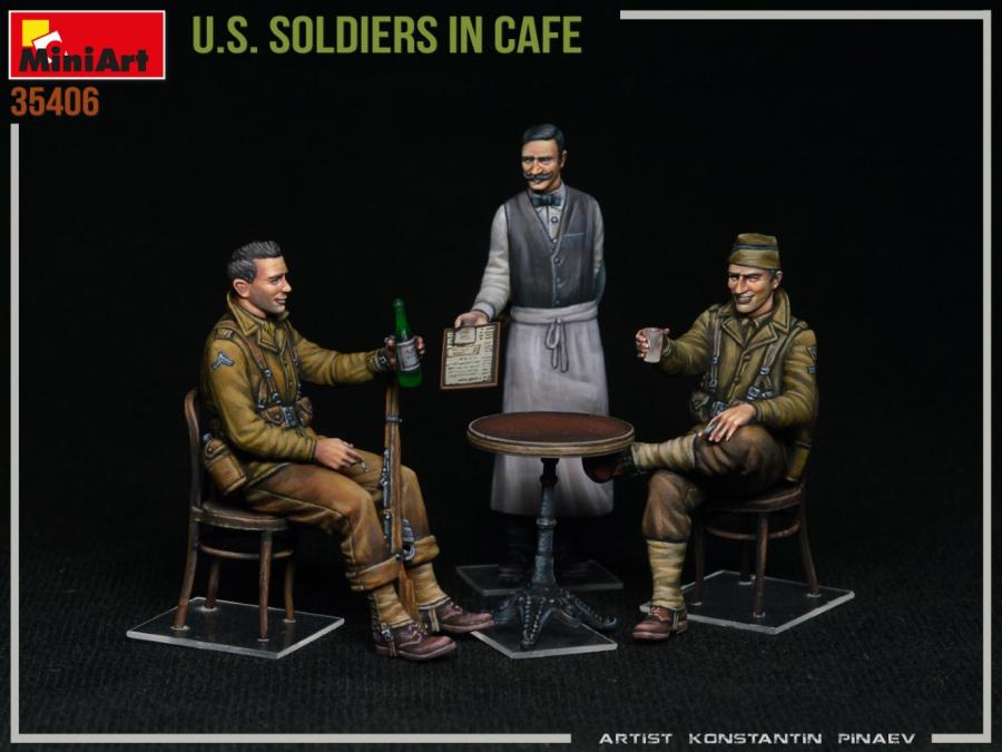 1/35 U.S. Soldiers in Cafe