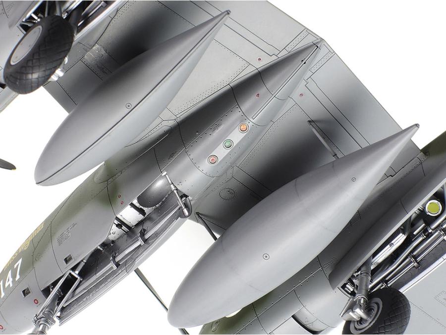 Tamiya 1/48 LOCKHEED  P-38F/G LIGHTNING pienoismalli