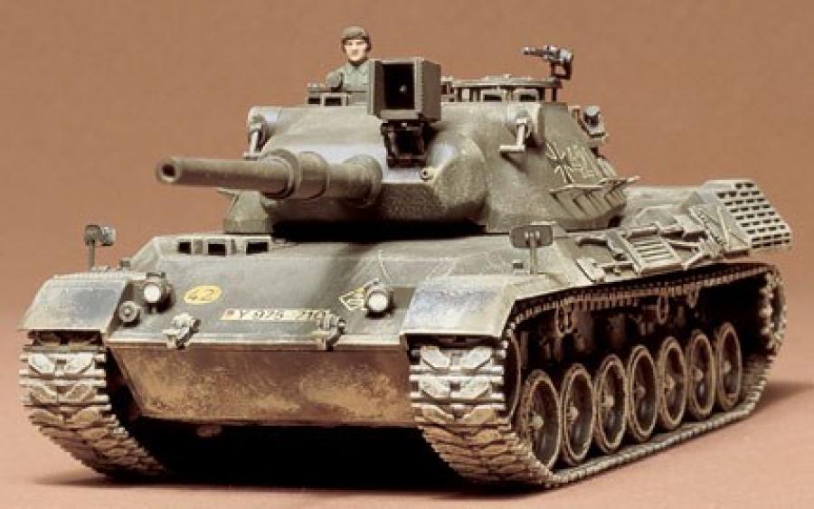 Tamiya 1/35 German Leopard Medium Tank pienoismalli