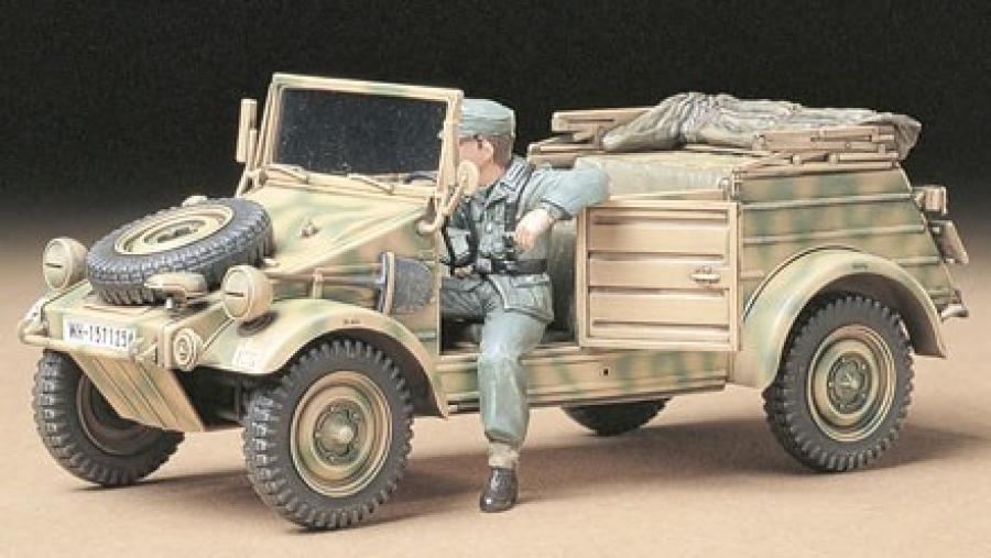 Tamiya 1/35 German Kubelwagen Type 82 pienoismalli