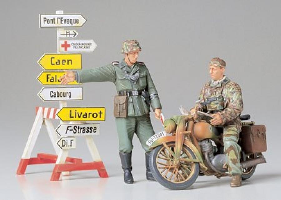 Tamiya 1/35 German Motorcycle Orderly Set pienoismalli