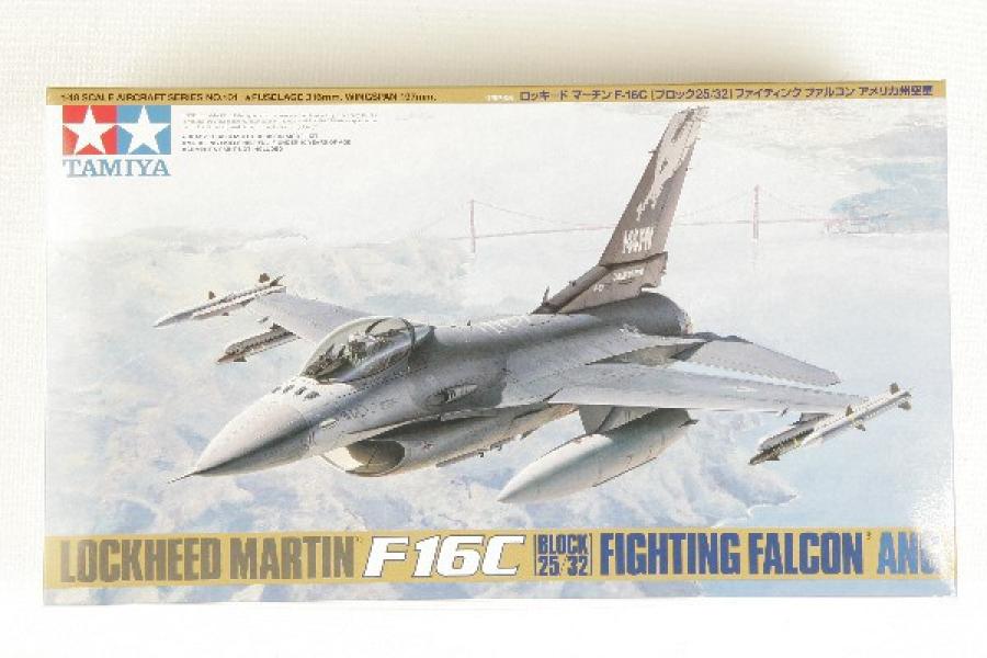 Tamiya 1/48 F-16C Block 25/32 Fighting Falcon pienoismalli