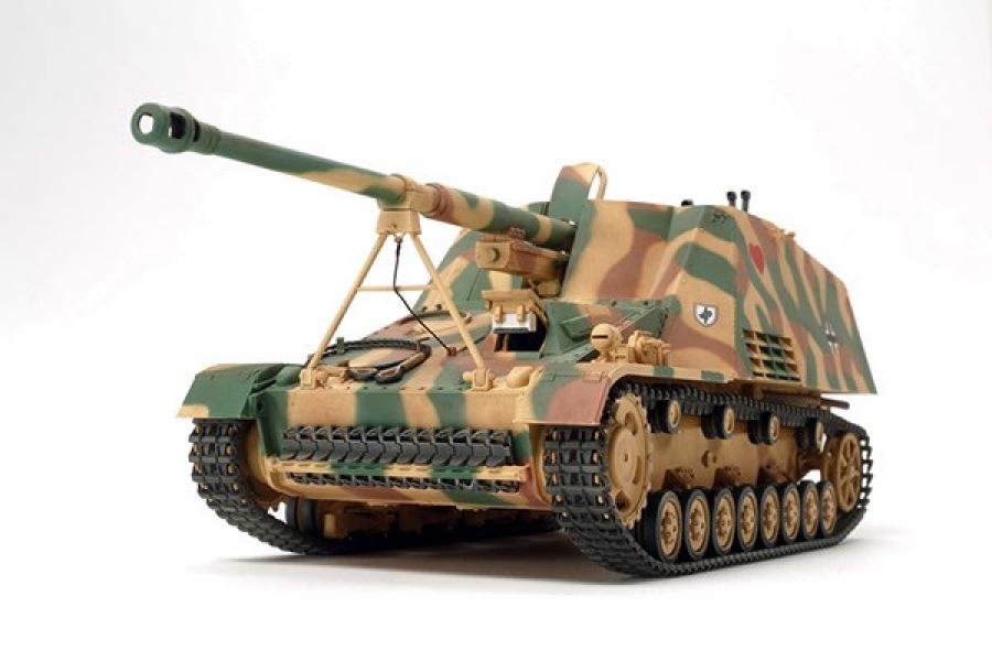 Tamiya 1/35 Nashorn Heavy Tank Destroyer pienoismalli