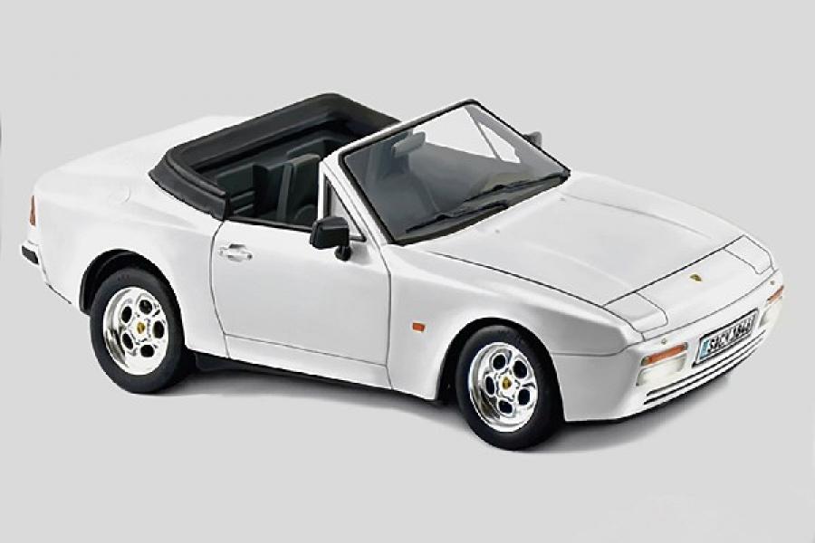 Italeri 1/24 PORSCHE 944 S CABRIOLET