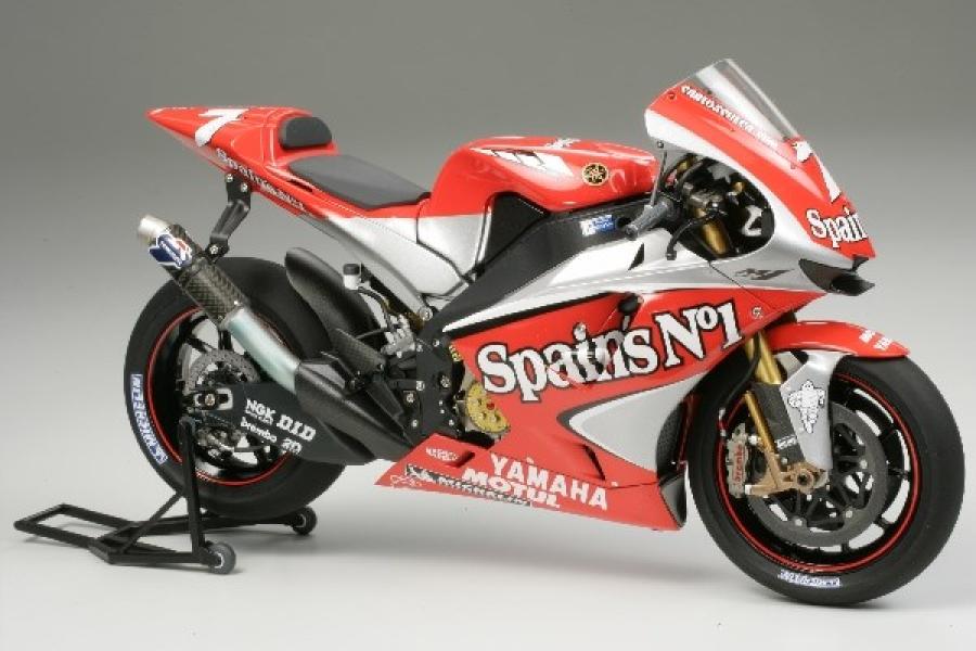 1/12 YAMAHA YZR-M1 '04 NO.7/NO.33