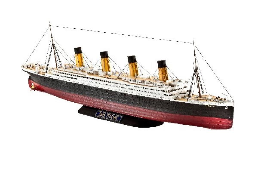 1:700 R.M.S. Titanic