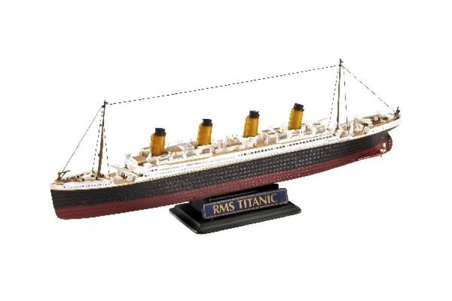   Revell 1:700 R.M.S. Titanic Gift Set