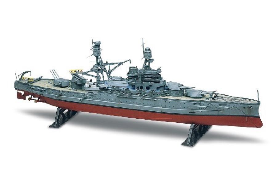 Revell 1:426 USS Arizona Battleship