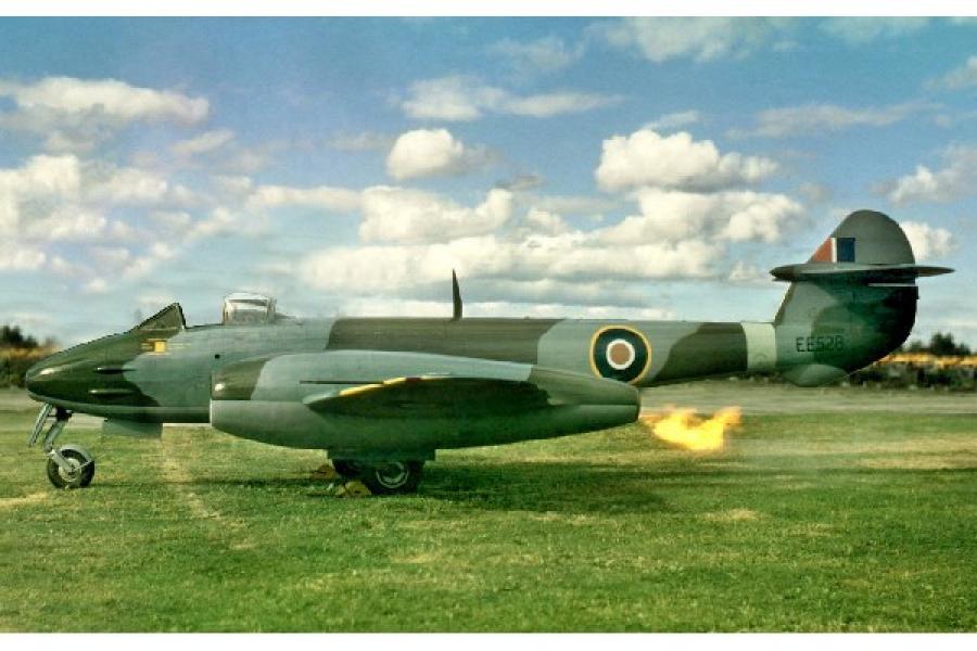 Revell 1/32 Gloster Meteor F.3 - First Edition