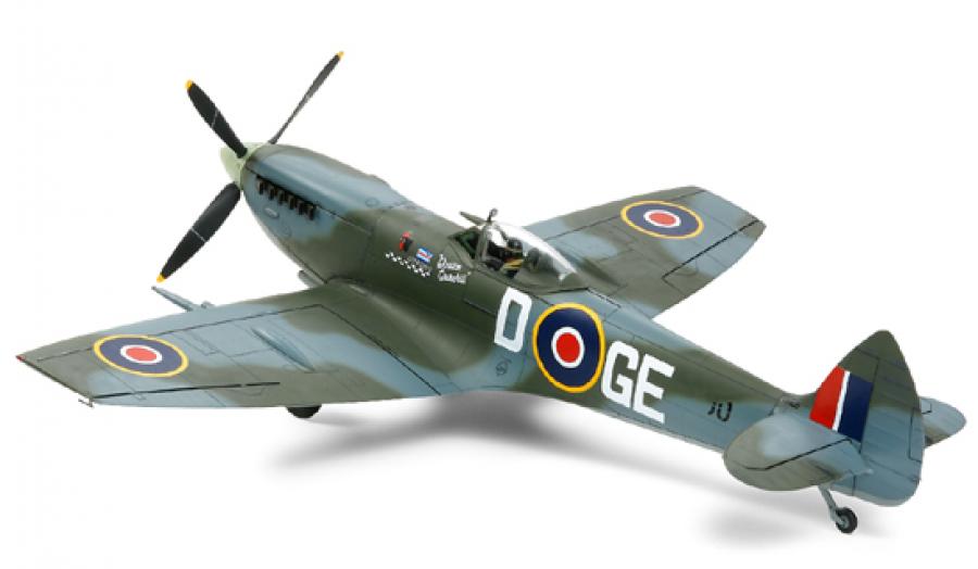 Tamiya 1/32 Supermarine Spitfire Mk. XVIe pienoismalli