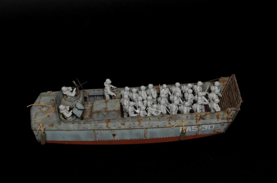 1/35 LCVP with US INFANTRY