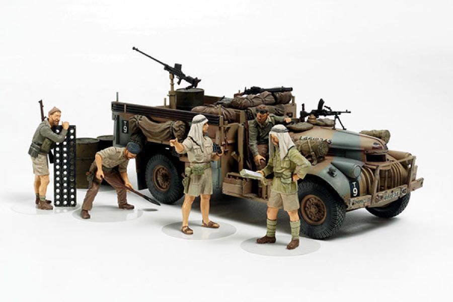 Tamiya 1/35 British LRDG with 7 Figures pienoismalli