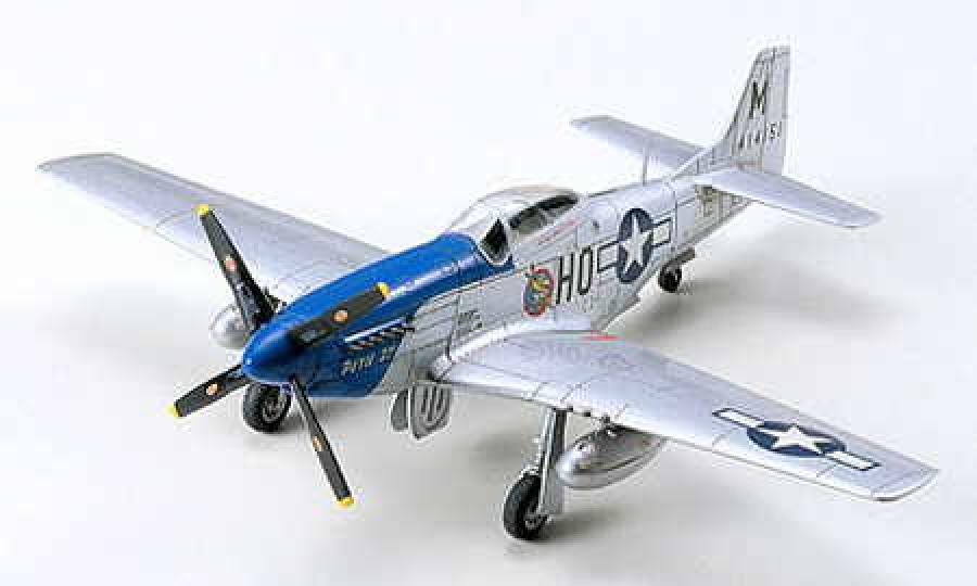 Tamiya 1/72 North American P-51D Mustang pienoismalli