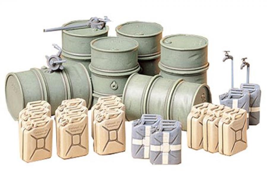Tamiya 1/35 German Fuel Drum set dioraamatarvike
