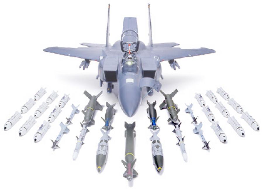 Tamiya 1/32 F-15E Strike Eagle "Bunker Buster"