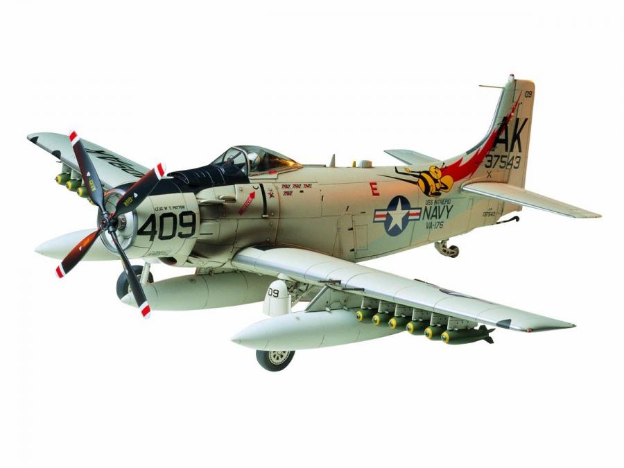 1/48 Douglas A-1H Skyraider U.S. Navy