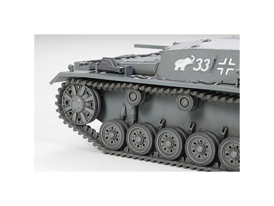 Tamiya 1/48 Sturmgeschütz III Ausf. B pienoismalli