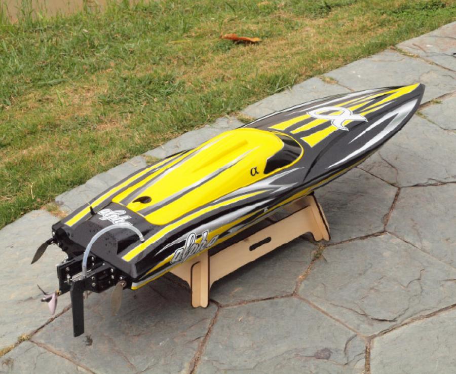 Alpha 1000mm Brushless V-Boat ARTR Yellow