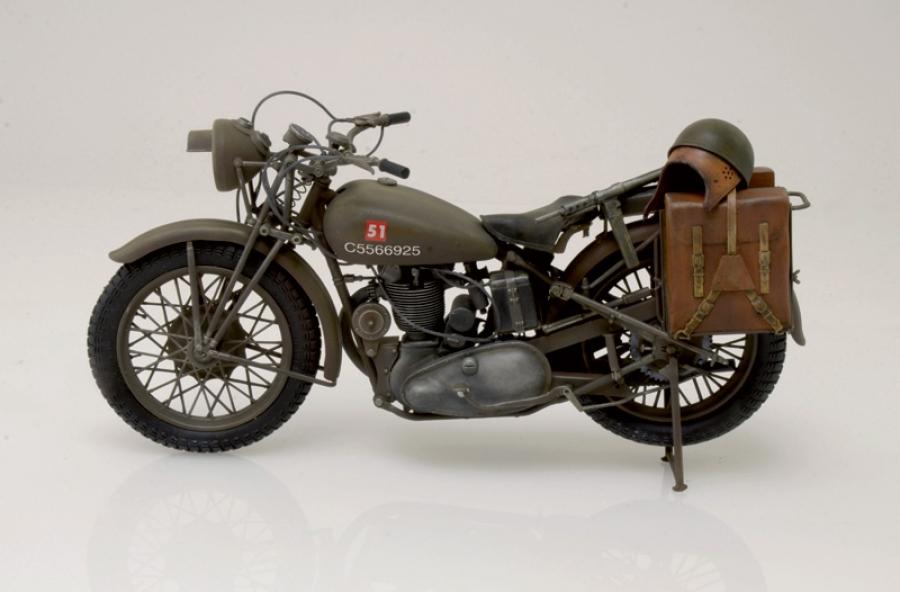 Italeri 1/9 TRIUMPH 3HW