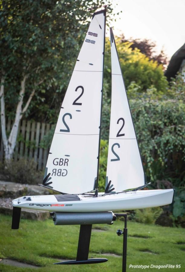 Sailboat RTR 2.4G Dragon Flite 95