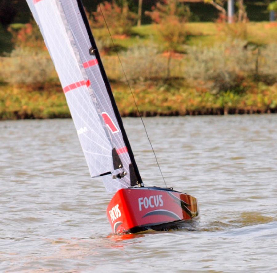 Focus V2 Sailboat 1-meter RTR