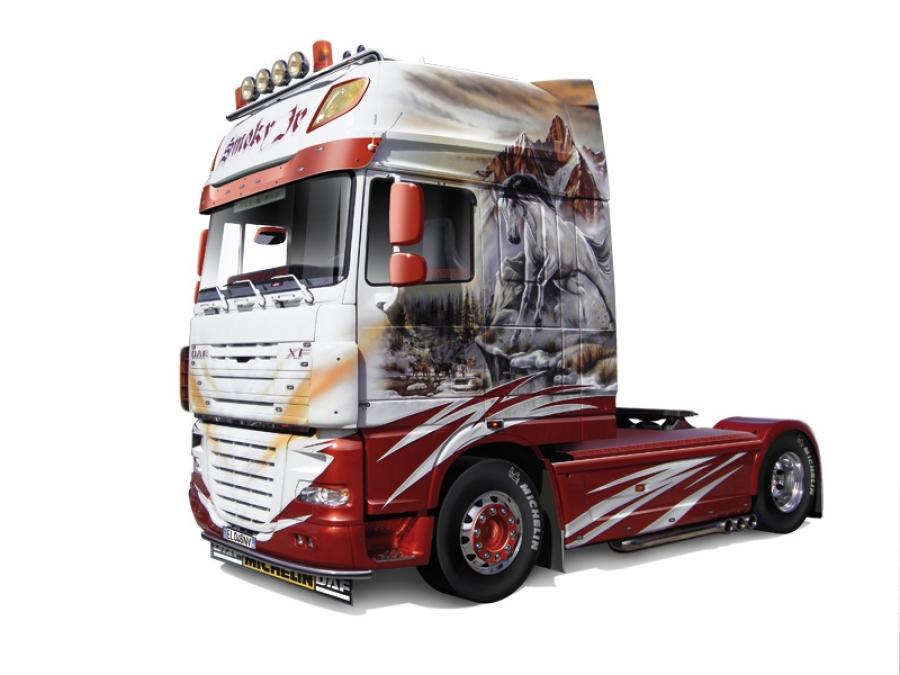 1/24 DAF XF 105 SMOKY JR.