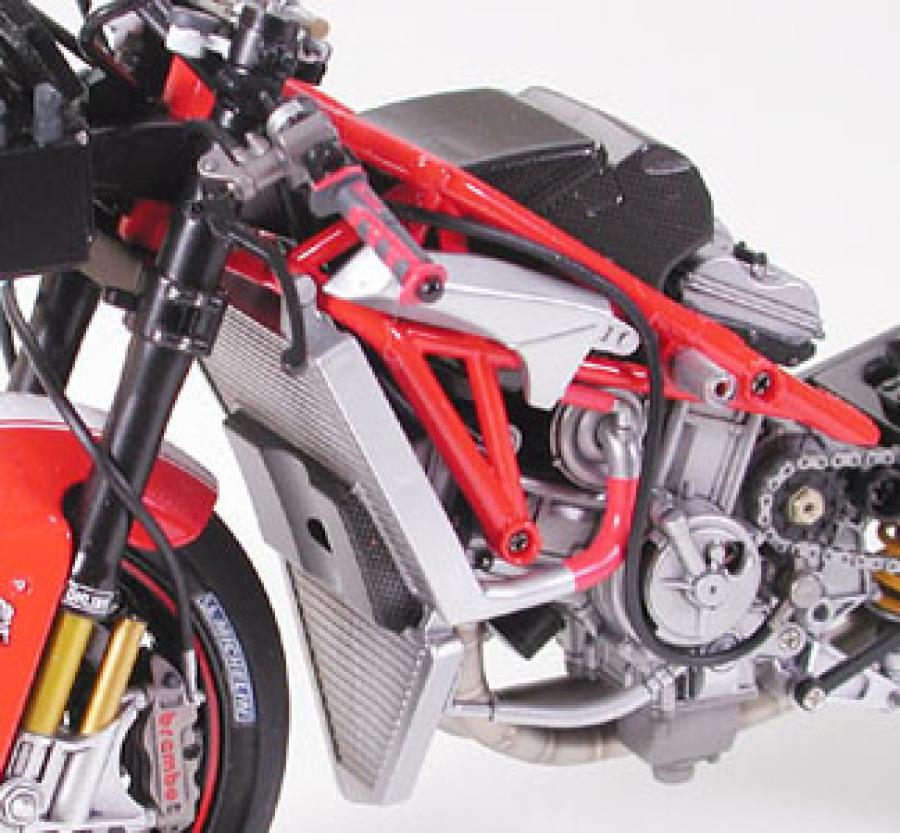 Tamiya 1/12 Ducati Desmosedici pienoismalli