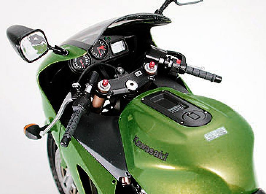 Tamiya 1/12 Kawasaki Ninja ZX-12R pienoismalli