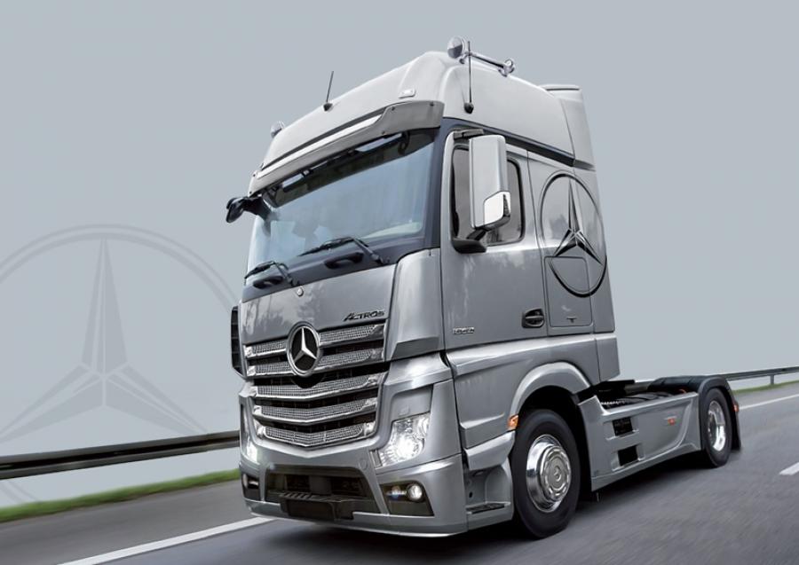 Italeri 1/24 Mercedes Benz Actros MP4 Gigaspace