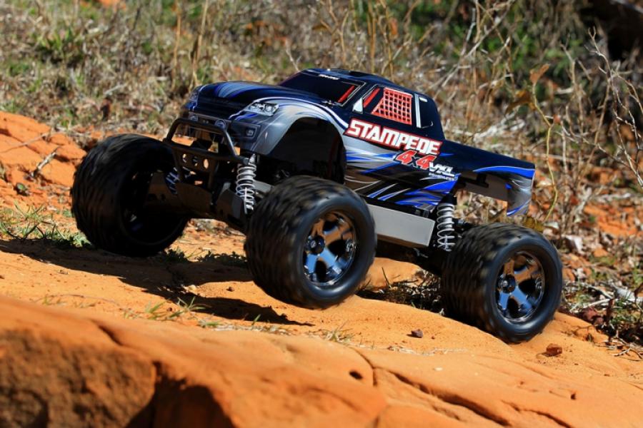 Traxxas Stampede 4x4 VXL Monster 96km/h TRX67086-4